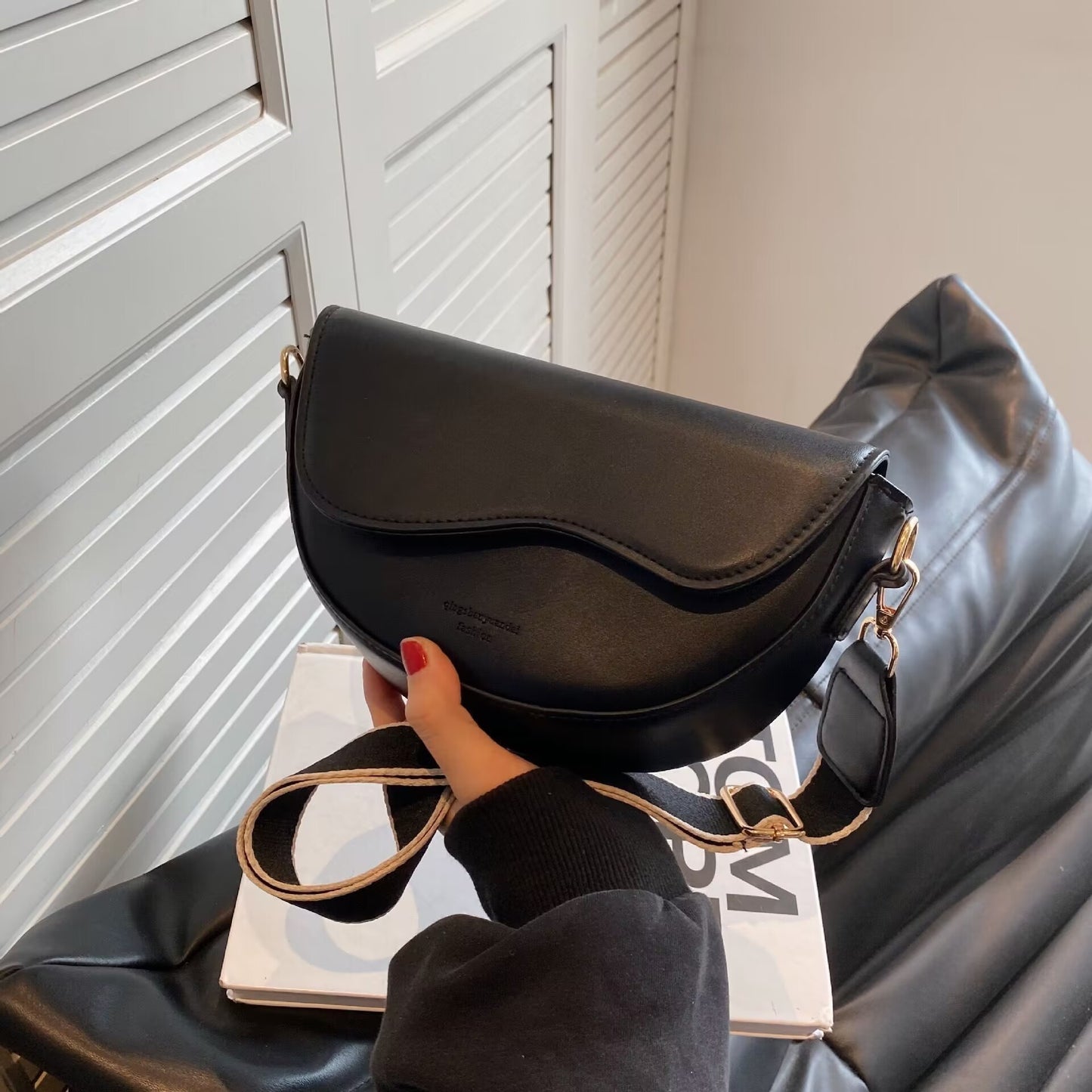 Sac messager à bandoulière rétro tendance pour femme